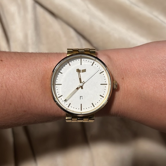 VESTAL Gold Watch - Picture 3 of 3